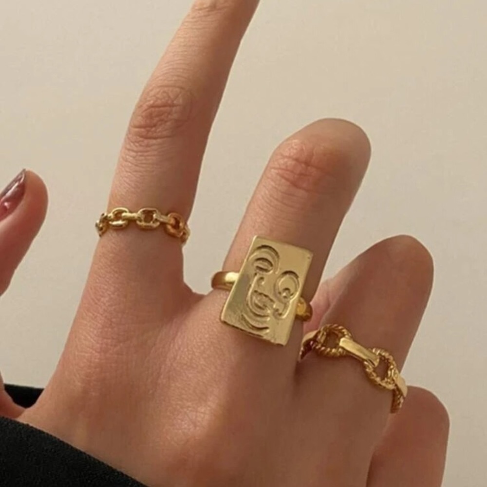 Artisan Minimalist Face Chain Gold Ring Set